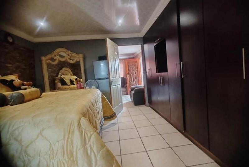 4 Bedroom Property for Sale in Tsakane Gauteng