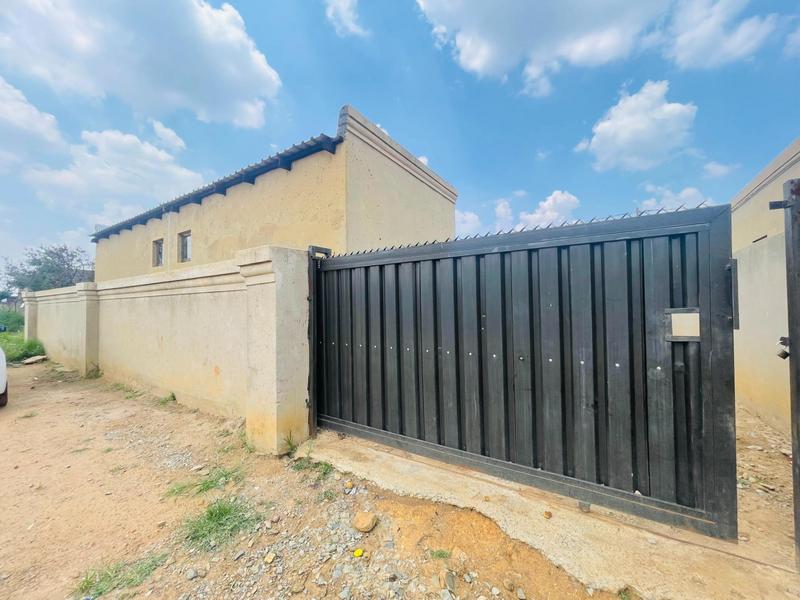 5 Bedroom Property for Sale in Tsakane Gauteng
