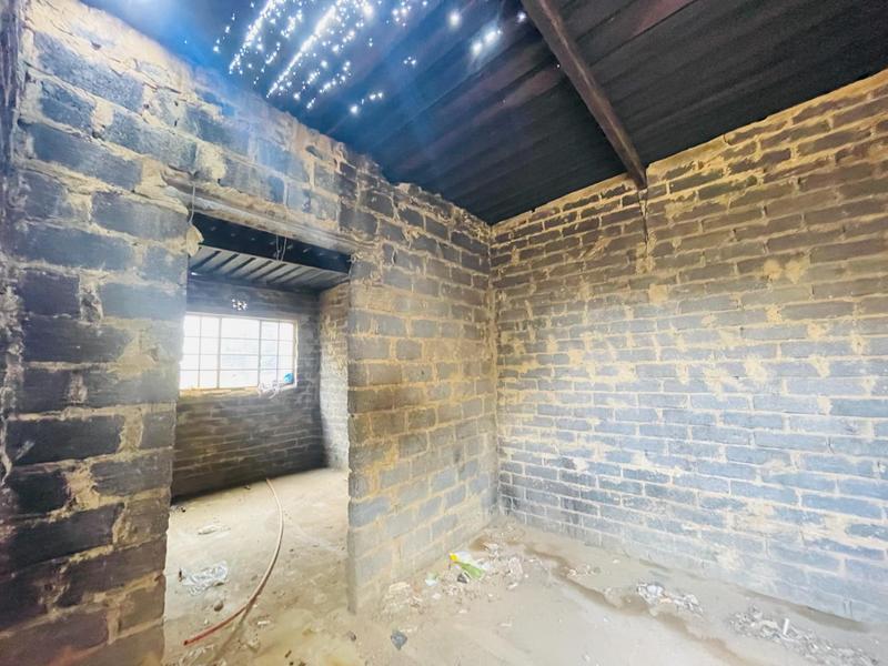 5 Bedroom Property for Sale in Tsakane Gauteng