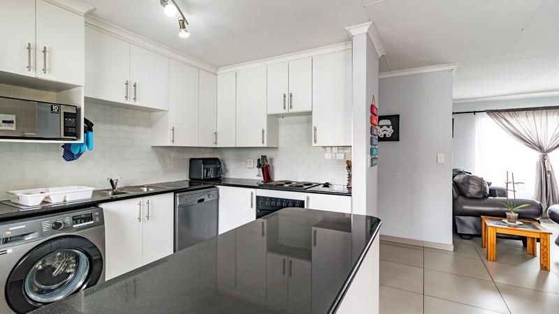 To Let 2 Bedroom Property for Rent in Eden Glen Gauteng