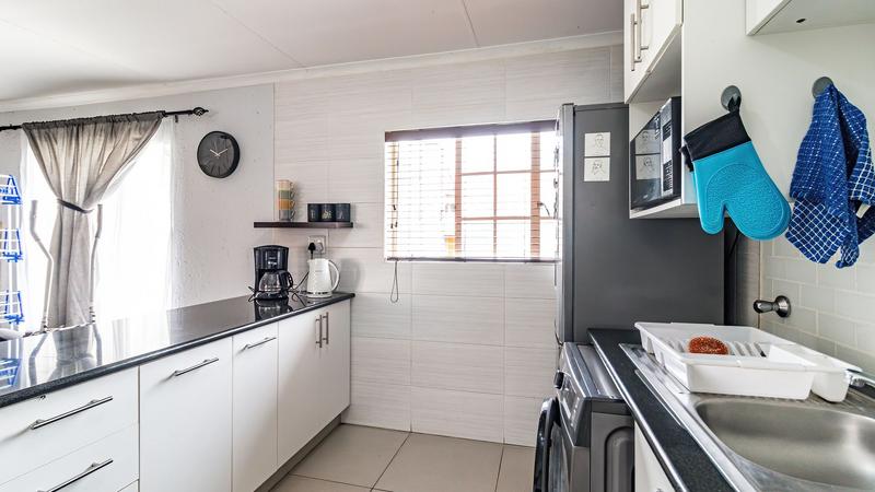 To Let 2 Bedroom Property for Rent in Eden Glen Gauteng