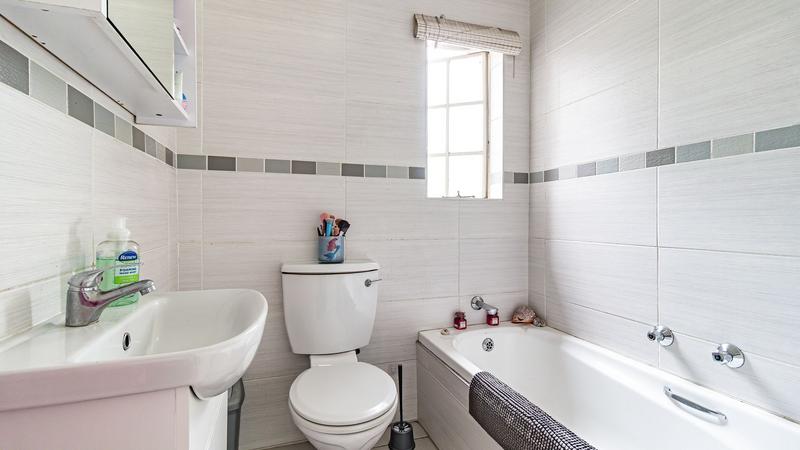 To Let 2 Bedroom Property for Rent in Eden Glen Gauteng