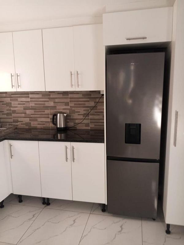 To Let 1 Bedroom Property for Rent in Sandown Gauteng