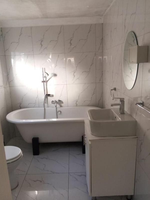 To Let 1 Bedroom Property for Rent in Sandown Gauteng