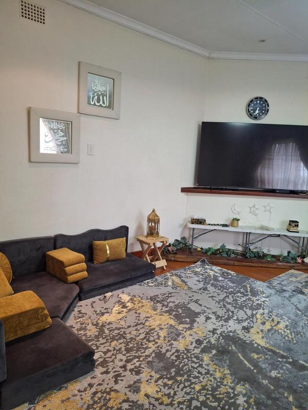 To Let 3 Bedroom Property for Rent in Greenside Gauteng