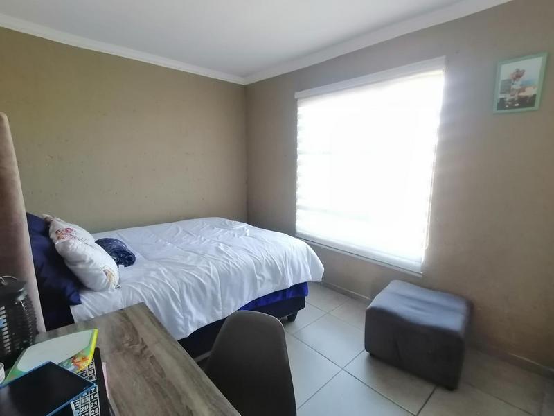 To Let 2 Bedroom Property for Rent in Sonneveld Gauteng
