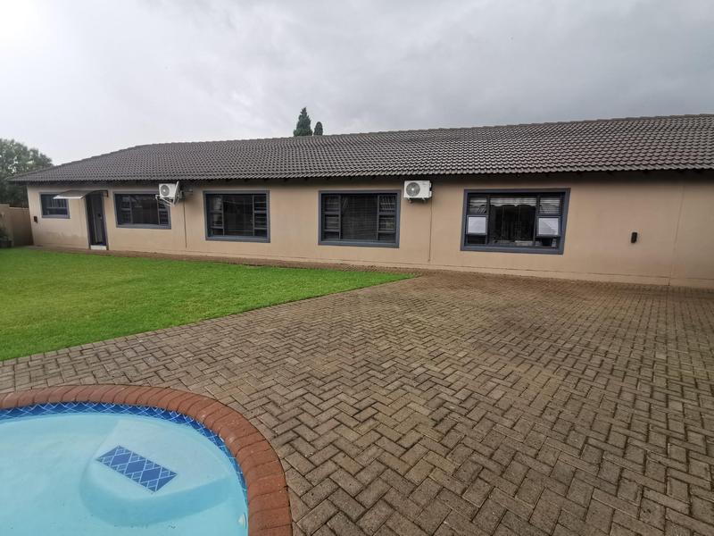 3 Bedroom Property for Sale in Golf Park Gauteng