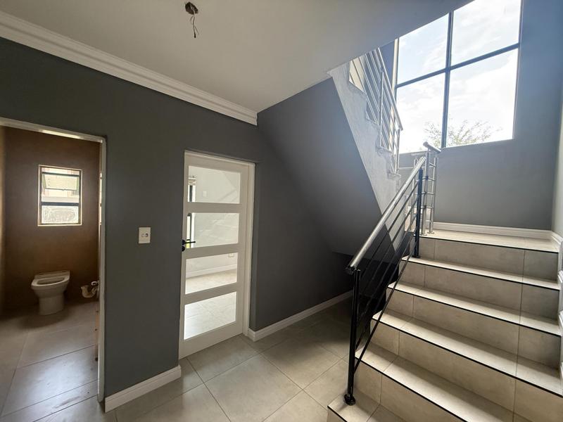 To Let 4 Bedroom Property for Rent in Summerfields Estate Gauteng