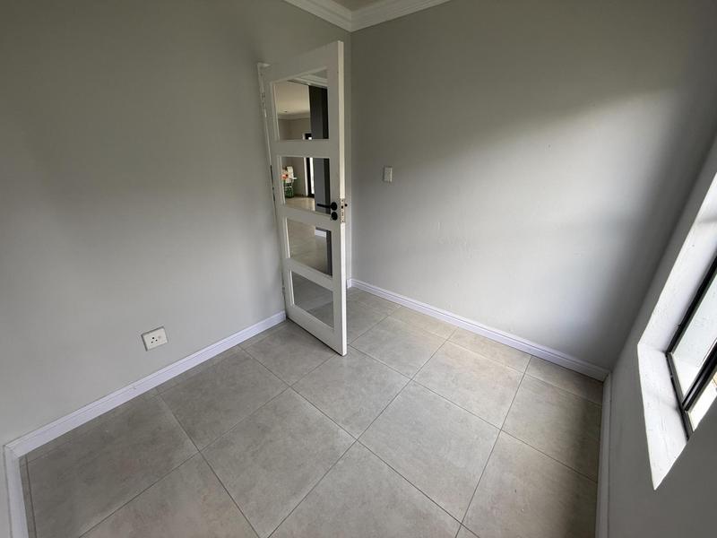 To Let 4 Bedroom Property for Rent in Summerfields Estate Gauteng