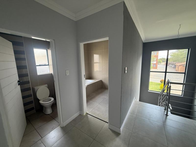 To Let 4 Bedroom Property for Rent in Summerfields Estate Gauteng