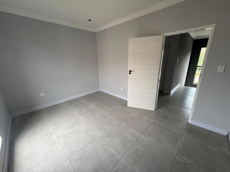 To Let 4 Bedroom Property for Rent in Summerfields Estate Gauteng