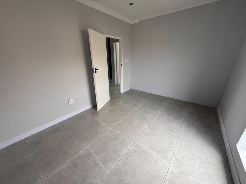 To Let 4 Bedroom Property for Rent in Summerfields Estate Gauteng