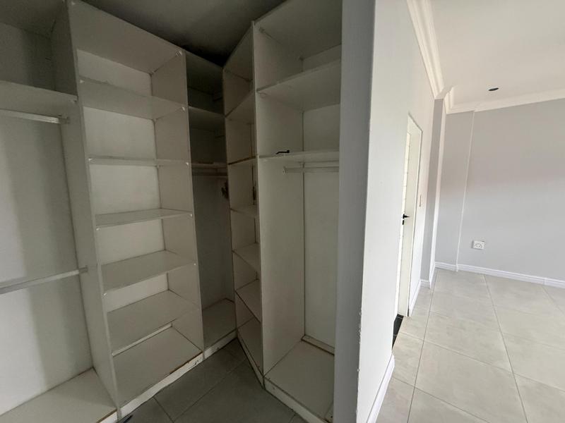 To Let 4 Bedroom Property for Rent in Summerfields Estate Gauteng