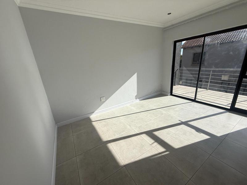 To Let 4 Bedroom Property for Rent in Summerfields Estate Gauteng