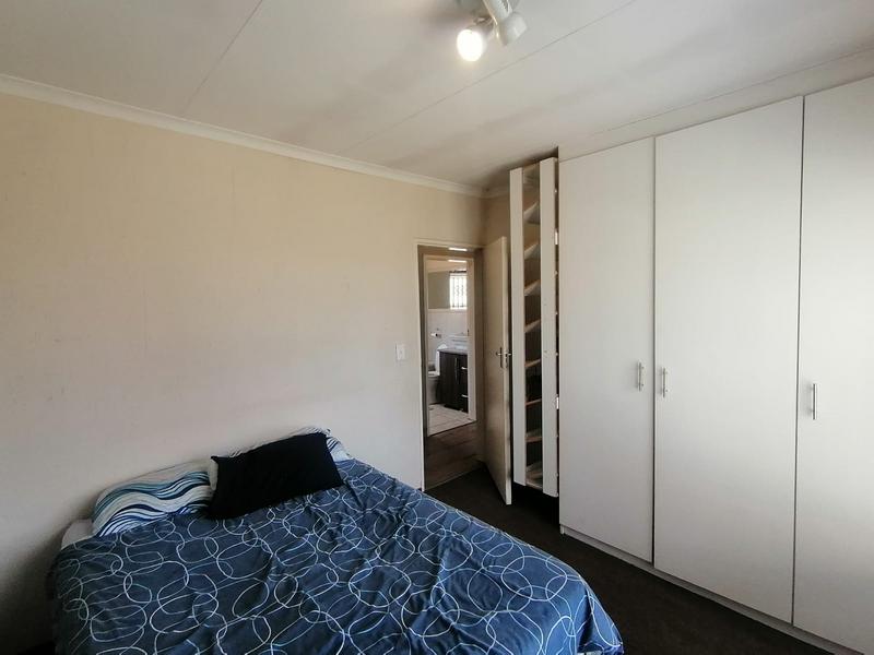 2 Bedroom Property for Sale in Olievenhoutbosch Gauteng