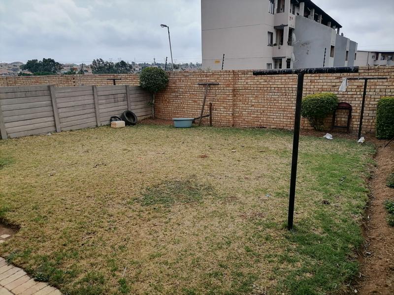 2 Bedroom Property for Sale in Olievenhoutbosch Gauteng