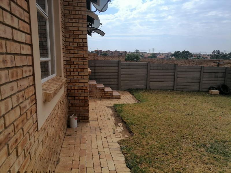 2 Bedroom Property for Sale in Olievenhoutbosch Gauteng