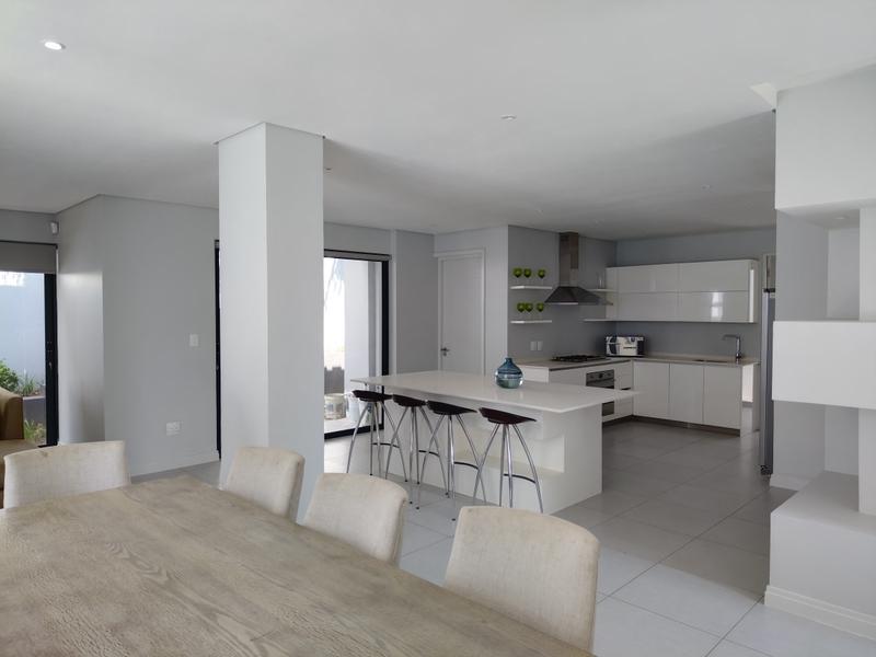 To Let 4 Bedroom Property for Rent in Morningside Gauteng