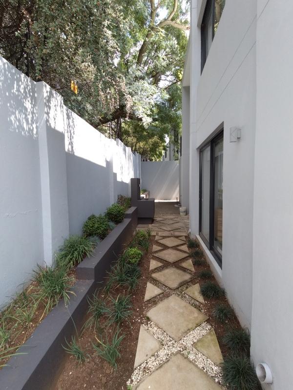 To Let 4 Bedroom Property for Rent in Morningside Gauteng