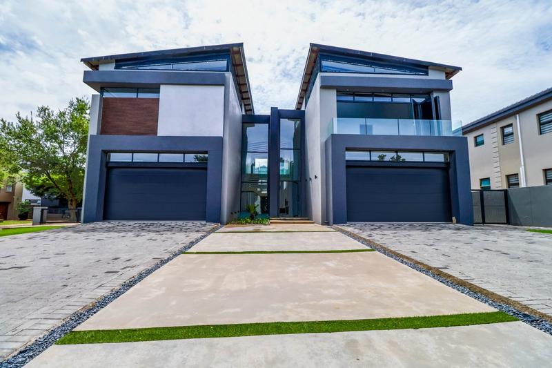 5 Bedroom Property for Sale in Copperleaf Estate Gauteng
