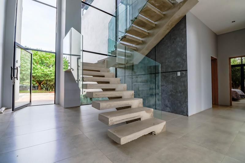 5 Bedroom Property for Sale in Copperleaf Estate Gauteng