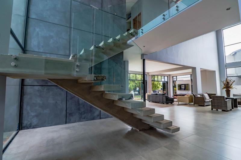 5 Bedroom Property for Sale in Copperleaf Estate Gauteng