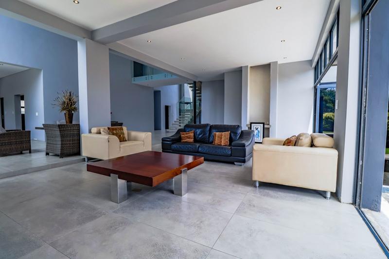 5 Bedroom Property for Sale in Copperleaf Estate Gauteng