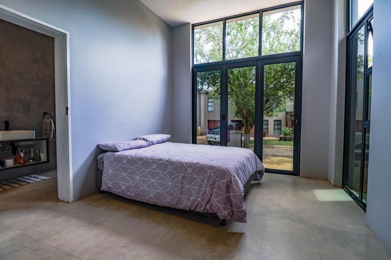 5 Bedroom Property for Sale in Copperleaf Estate Gauteng