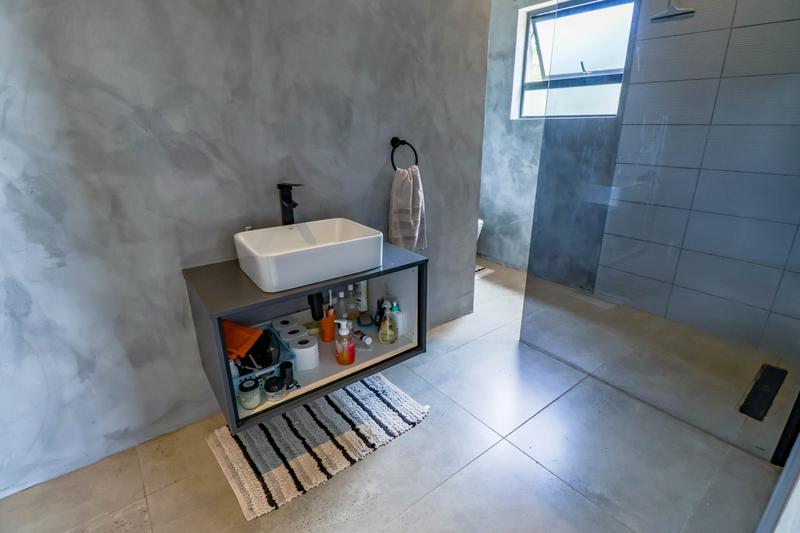 5 Bedroom Property for Sale in Copperleaf Estate Gauteng