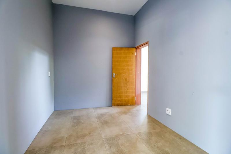 5 Bedroom Property for Sale in Copperleaf Estate Gauteng