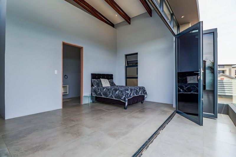 5 Bedroom Property for Sale in Copperleaf Estate Gauteng