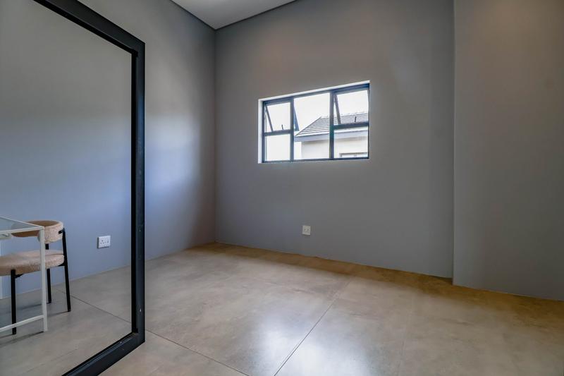 5 Bedroom Property for Sale in Copperleaf Estate Gauteng