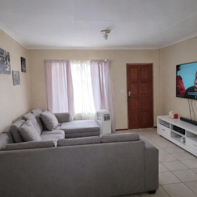 To Let 1 Bedroom Property for Rent in Waterfall Gauteng