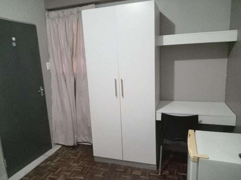 To Let 4 Bedroom Property for Rent in Sunnyside Gauteng