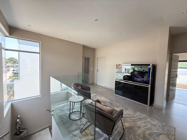 To Let 4 Bedroom Property for Rent in Bryanston Gauteng