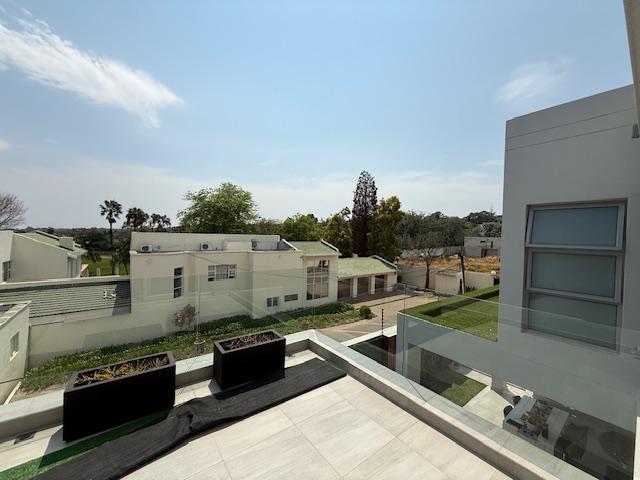 To Let 4 Bedroom Property for Rent in Bryanston Gauteng