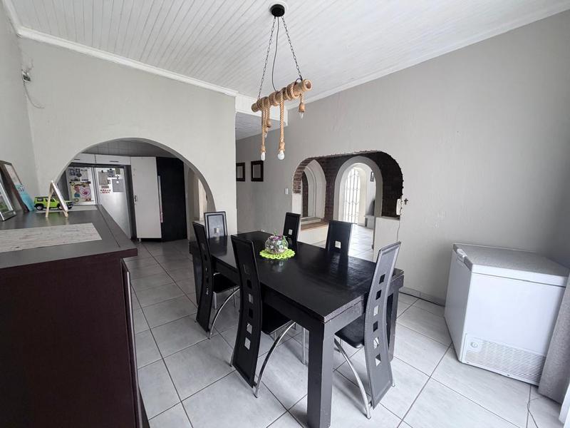 4 Bedroom Property for Sale in Sunair Park Gauteng