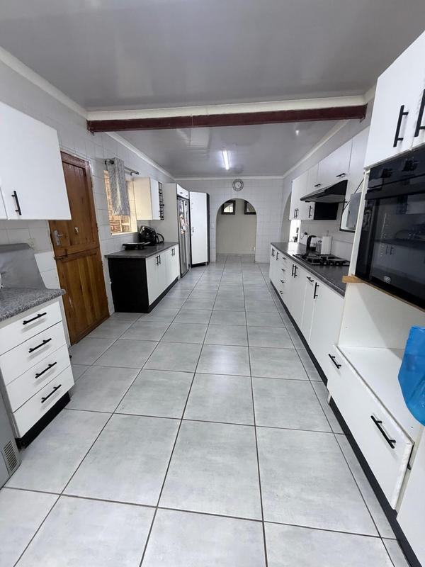 4 Bedroom Property for Sale in Sunair Park Gauteng