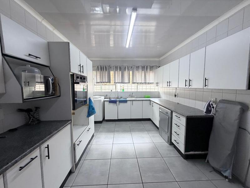 4 Bedroom Property for Sale in Sunair Park Gauteng