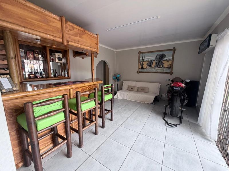 4 Bedroom Property for Sale in Sunair Park Gauteng