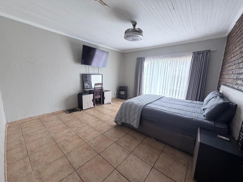 4 Bedroom Property for Sale in Sunair Park Gauteng