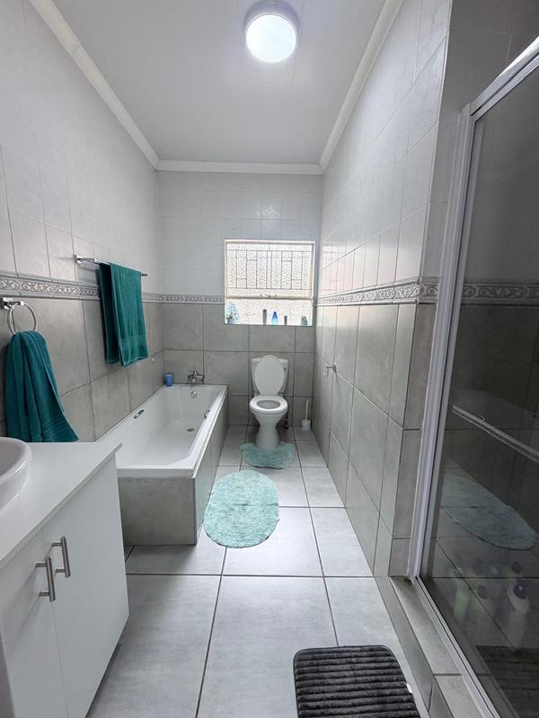 4 Bedroom Property for Sale in Sunair Park Gauteng