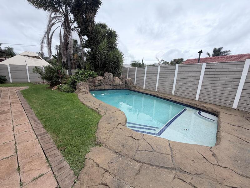 4 Bedroom Property for Sale in Sunair Park Gauteng