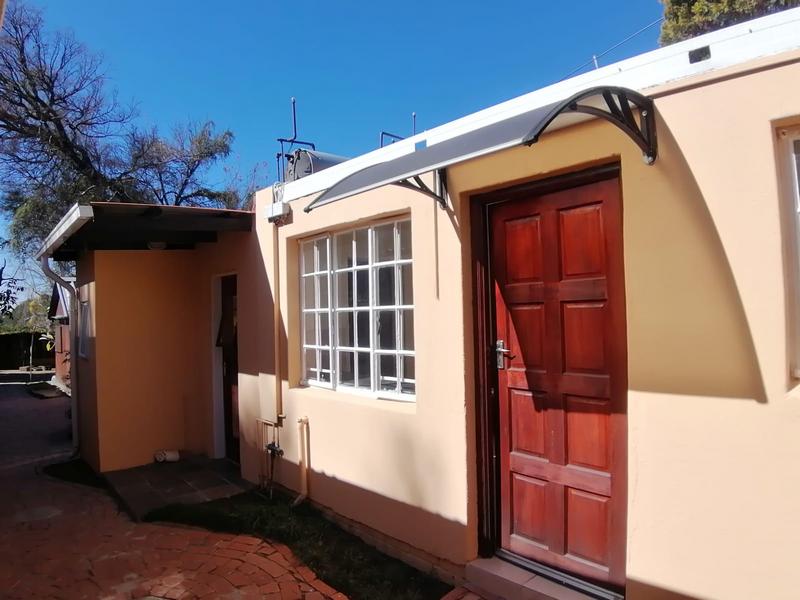 To Let 1 Bedroom Property for Rent in Blairgowrie Gauteng