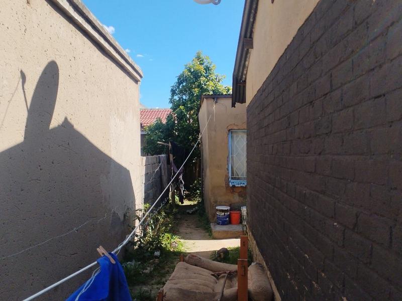 5 Bedroom Property for Sale in Tembisa Central Gauteng