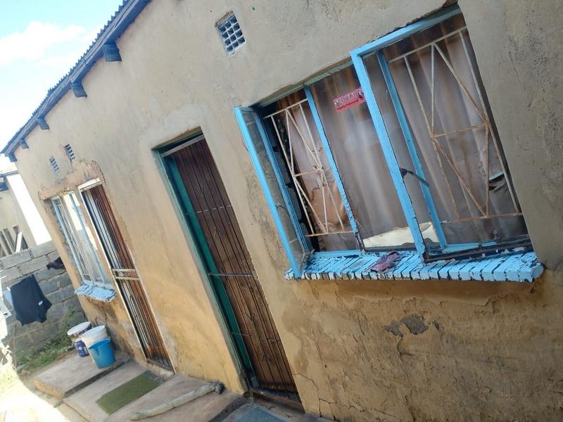 5 Bedroom Property for Sale in Tembisa Central Gauteng