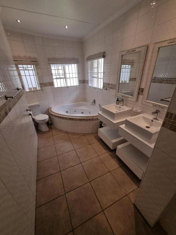 To Let 3 Bedroom Property for Rent in Bedfordview Gauteng