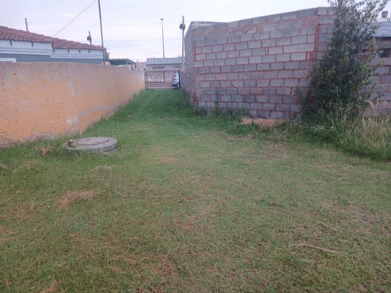 2 Bedroom Property for Sale in Kwenele South Gauteng