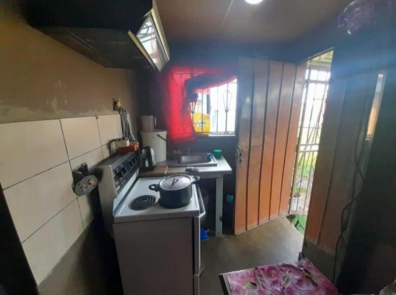 2 Bedroom Property for Sale in Kwenele South Gauteng