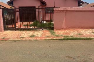 3 Bedroom Property for Sale in Siluma View Gauteng